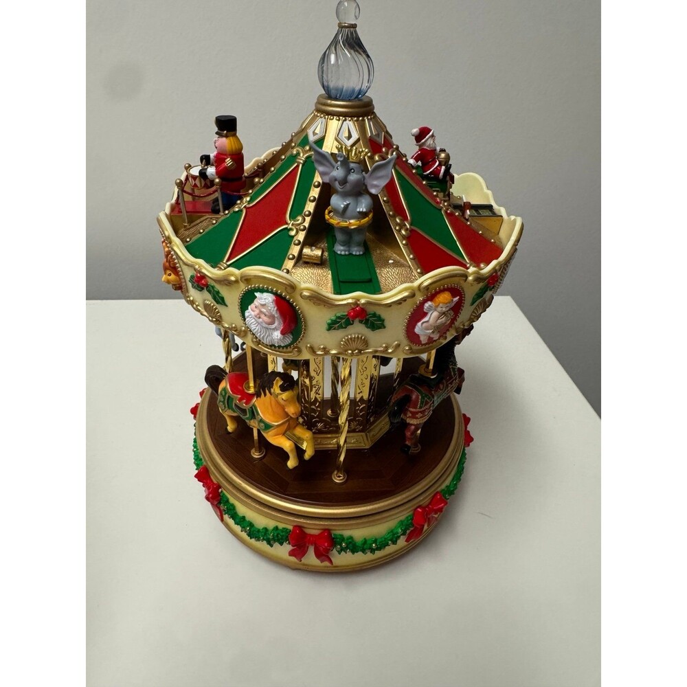 Maisto Christmas Holiday Around The Carousel Musical Animated Merry Go Round